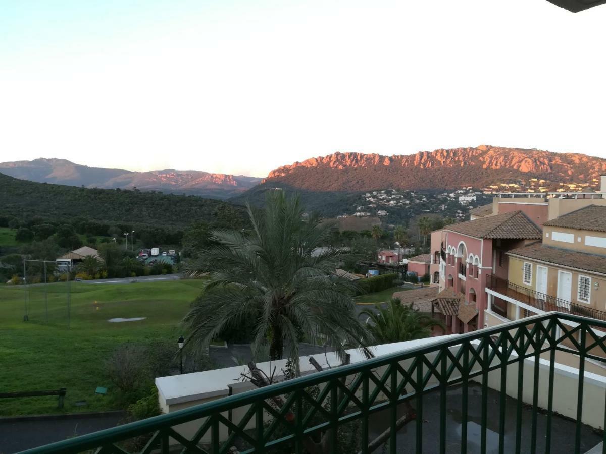 CAP ESTEREL appartement climatisé dans le centre du village vacances Drammont Exterior foto
