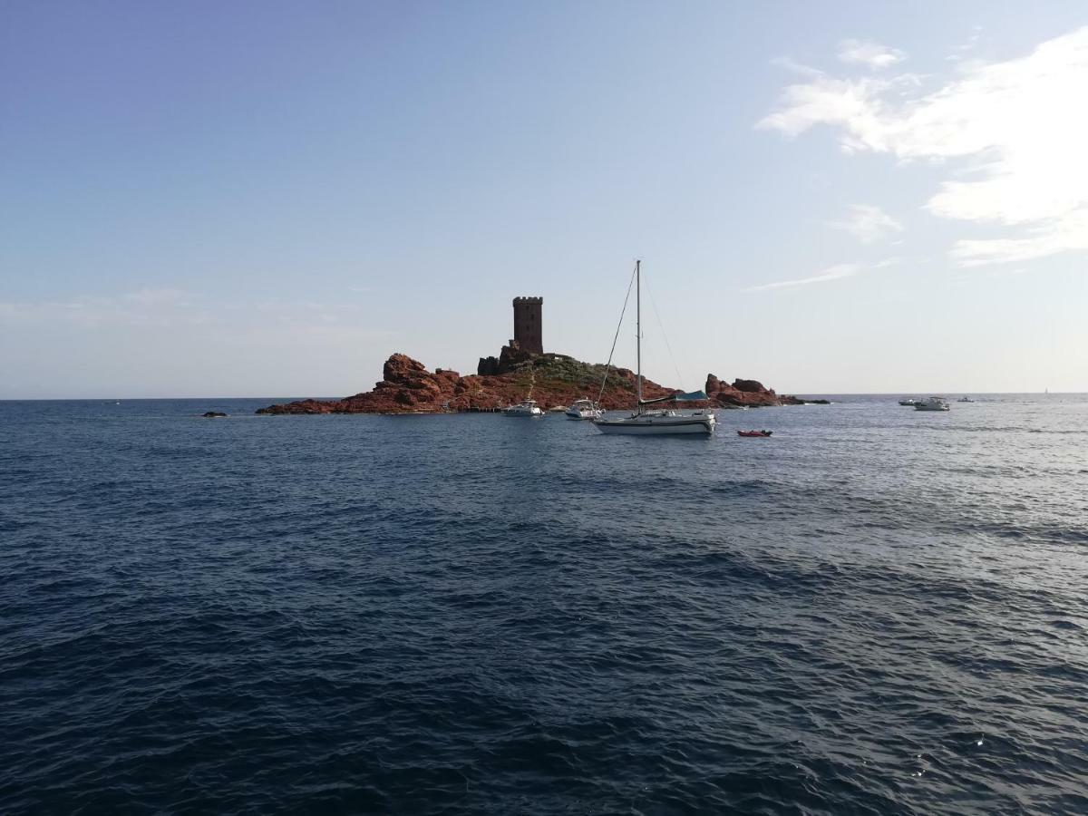 CAP ESTEREL appartement climatisé dans le centre du village vacances Drammont Exterior foto