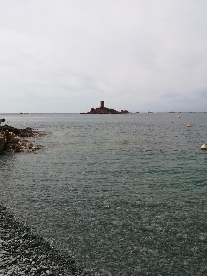 CAP ESTEREL appartement climatisé dans le centre du village vacances Drammont Exterior foto