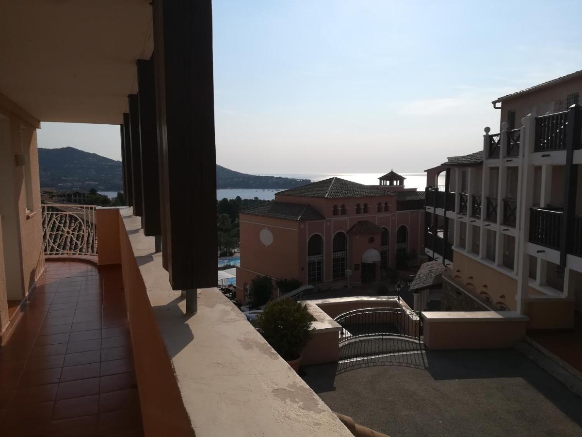 CAP ESTEREL appartement climatisé dans le centre du village vacances Drammont Exterior foto
